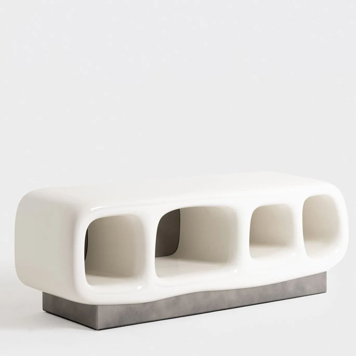 Credenza buffet in poliuretano, metallo e ceramica bianca Betty Rubble