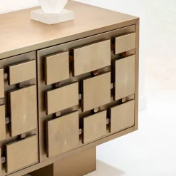 CREDENZA CON PELLE DI RAZZA