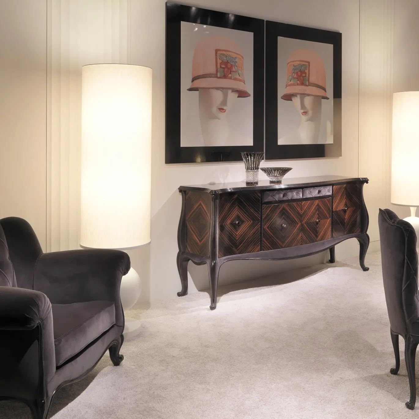 Credenza in ebano e velluto