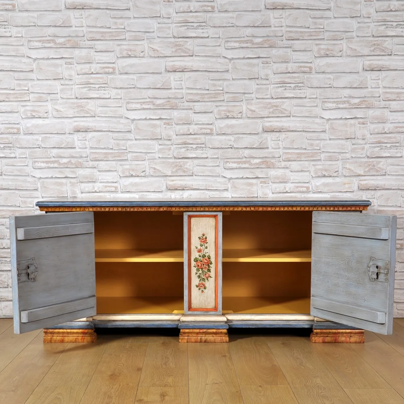 Credenza in Legno In Stile Tirolese Dipinta a Mano