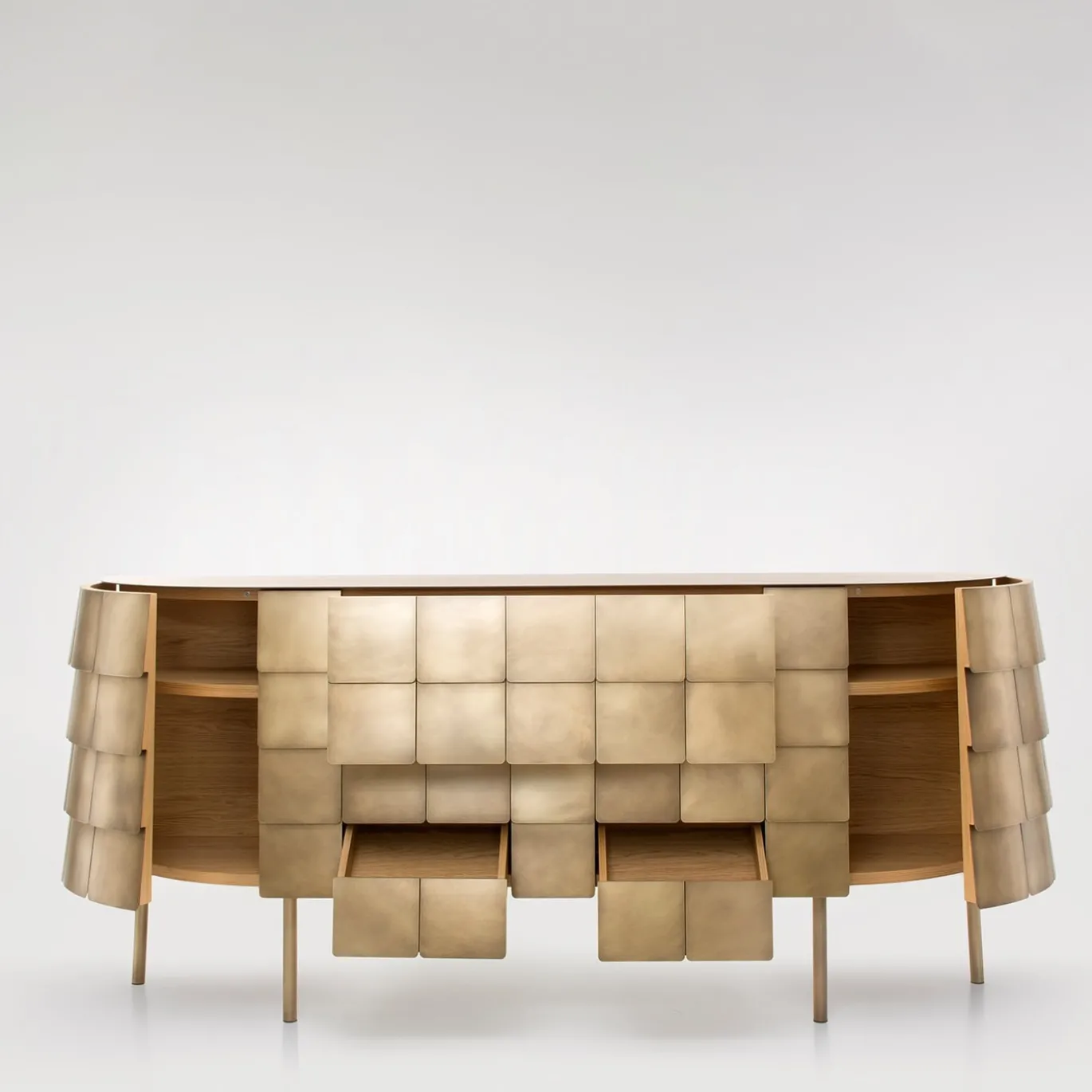Credenza in ottone Yoroi di Alessandro Masturzo