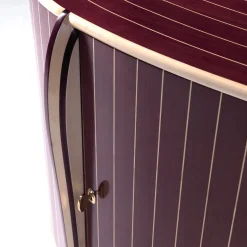 Credenza intarsiata in acero e cuore viola