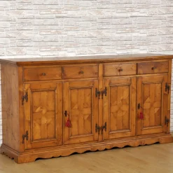 Credenza intarsiata in stile tirolese Tirolesi del '600