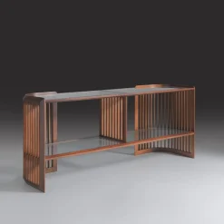 Credenza Iroko con ripiani in cristallo