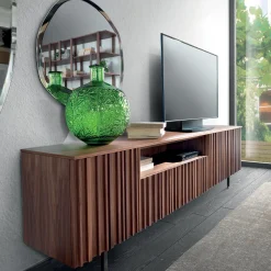 Credenza Line in Frassino con base in metallo