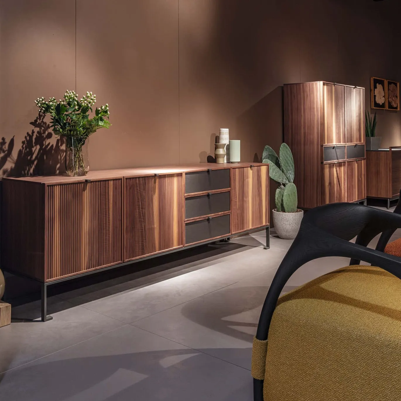 Credenza Melody 4 in legno di noce canaletto