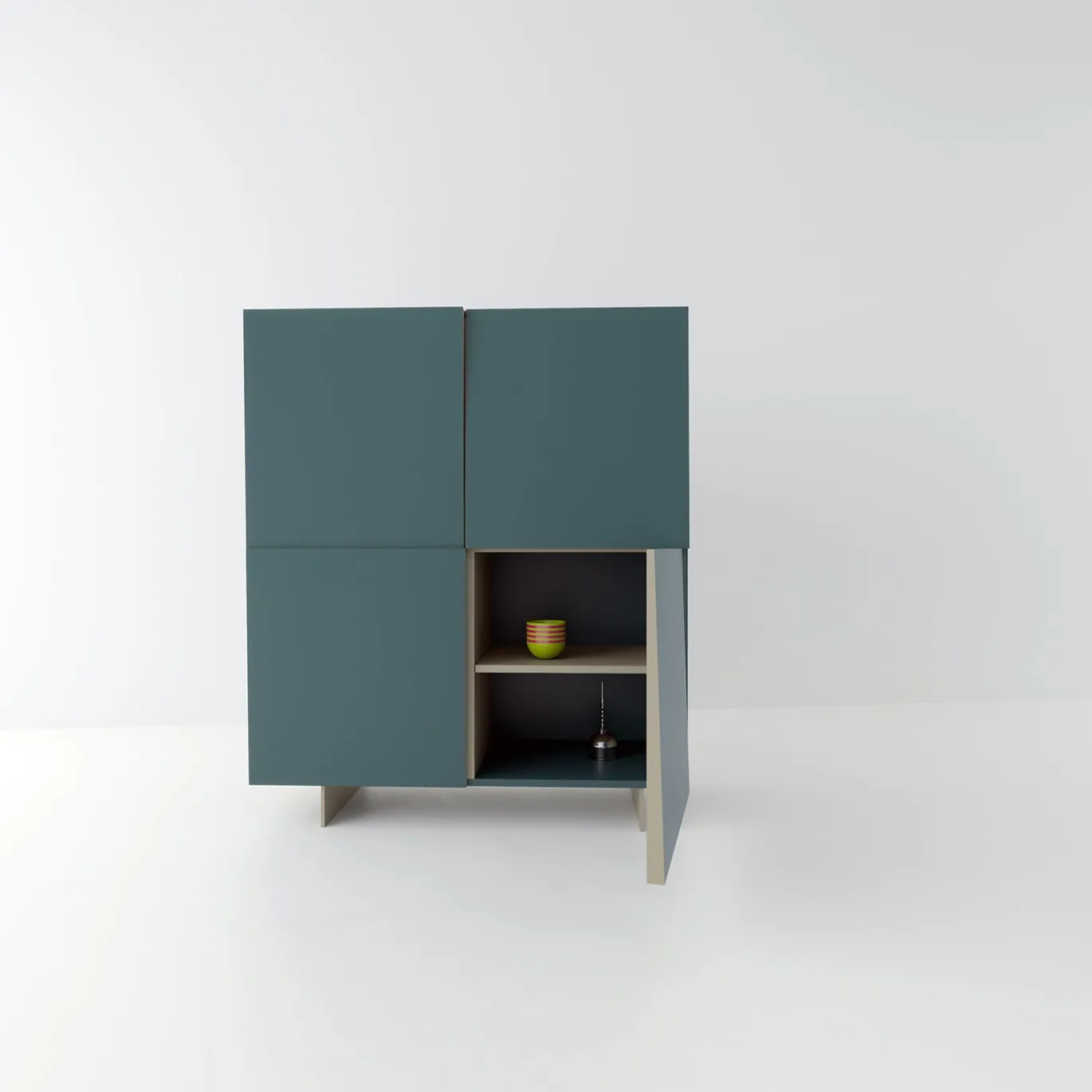 Credenza minimalista V alta in legno laccato verde