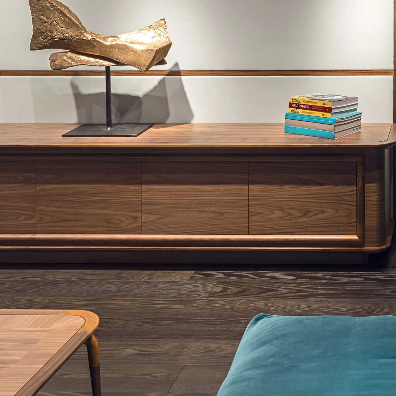 Credenza multimediale Parlato di Luciano Colombo