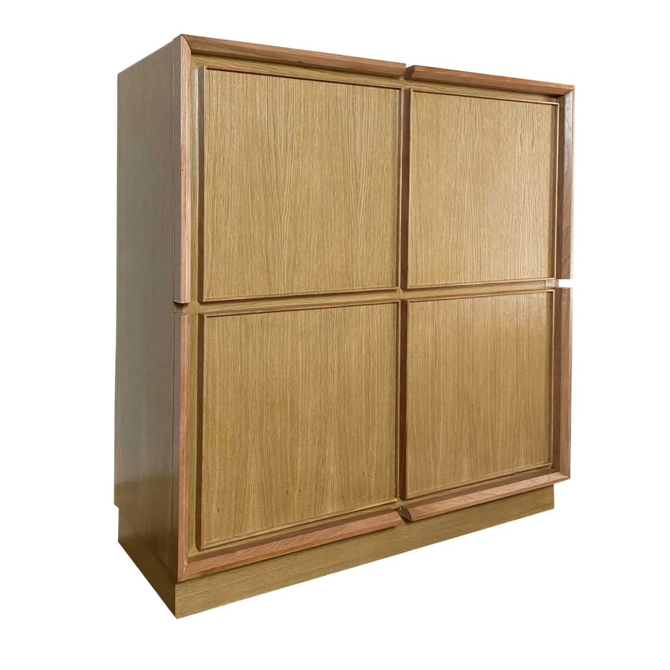 Credenza quadrata a 4 ante in rovere di Mascia Meccani