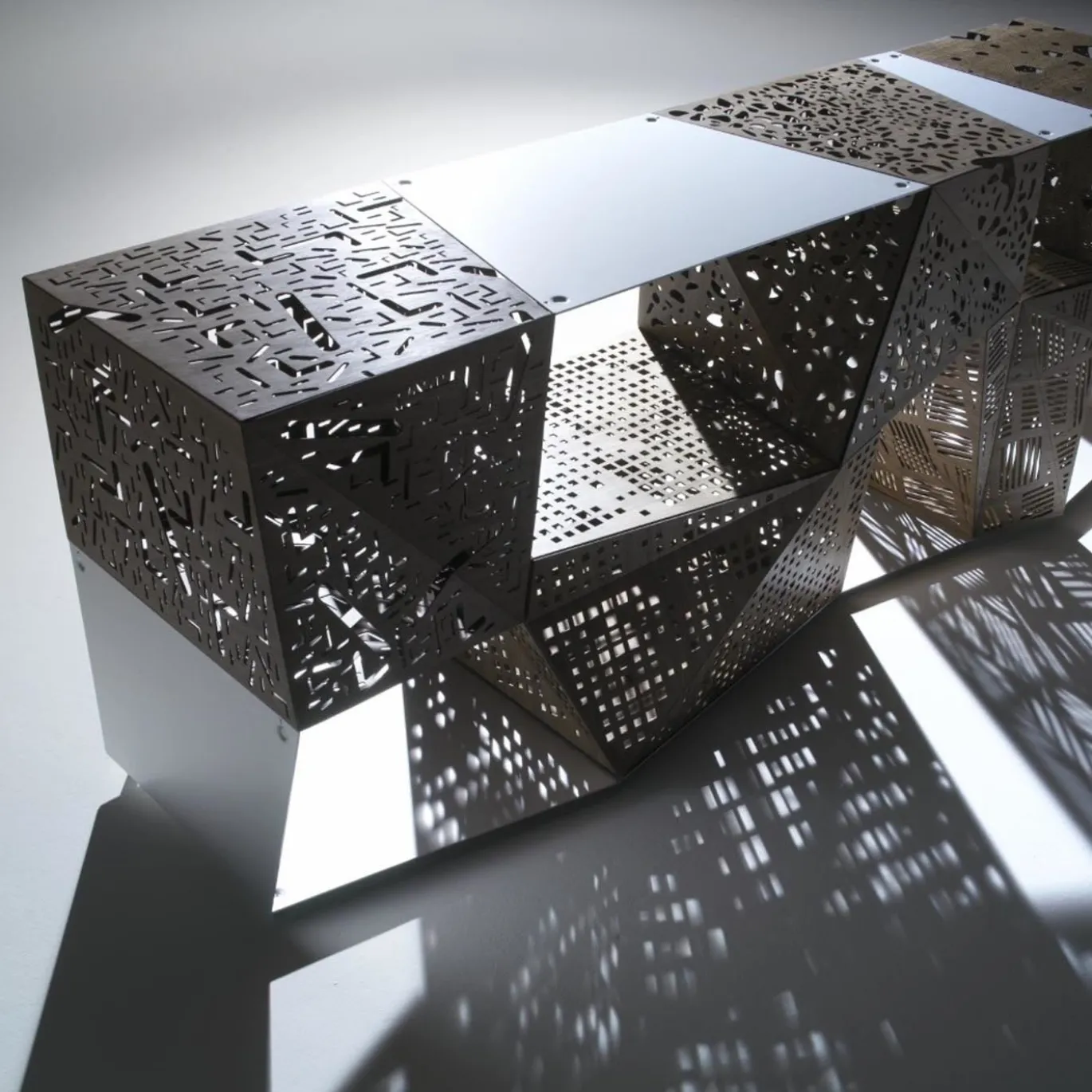 Credenza Riddled di Steven Holl