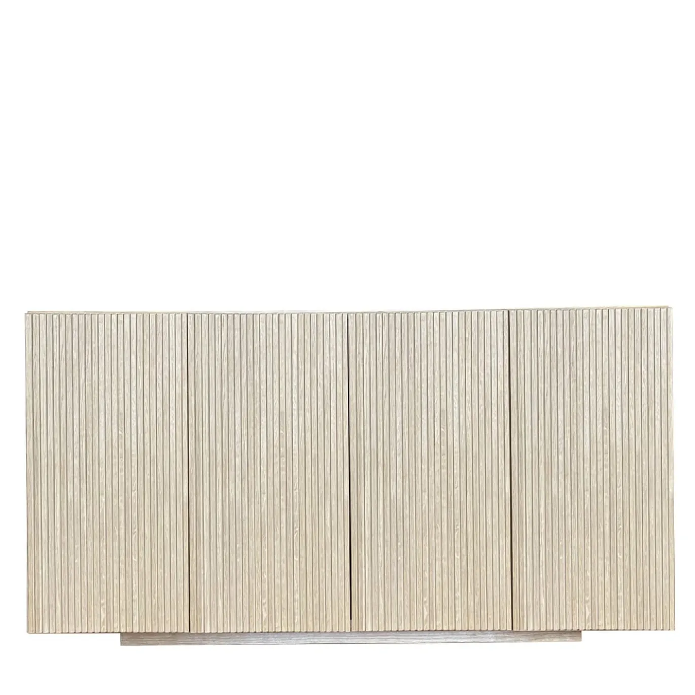 Credenza scanalata a 4 ante Boccadarno Nove di Meccani Studio