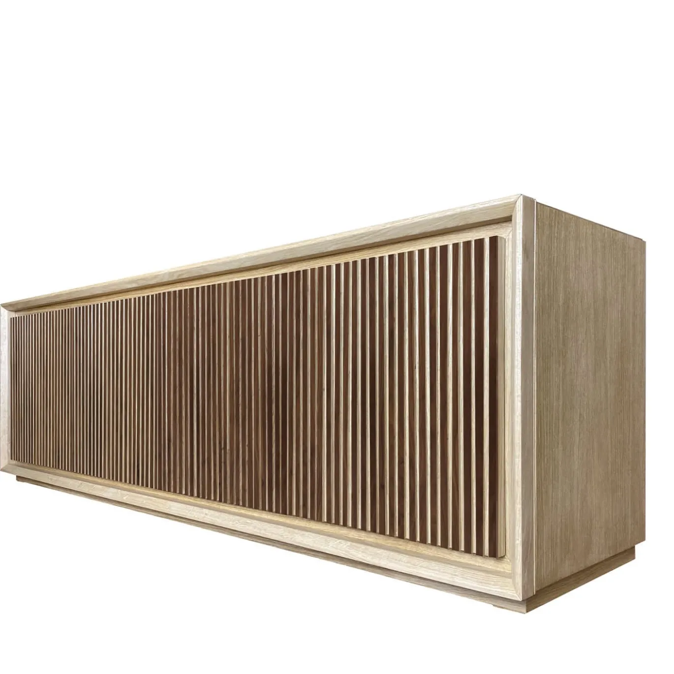 Credenza scanalata a 4 ante Fuga Noce Due di Mascia Meccani