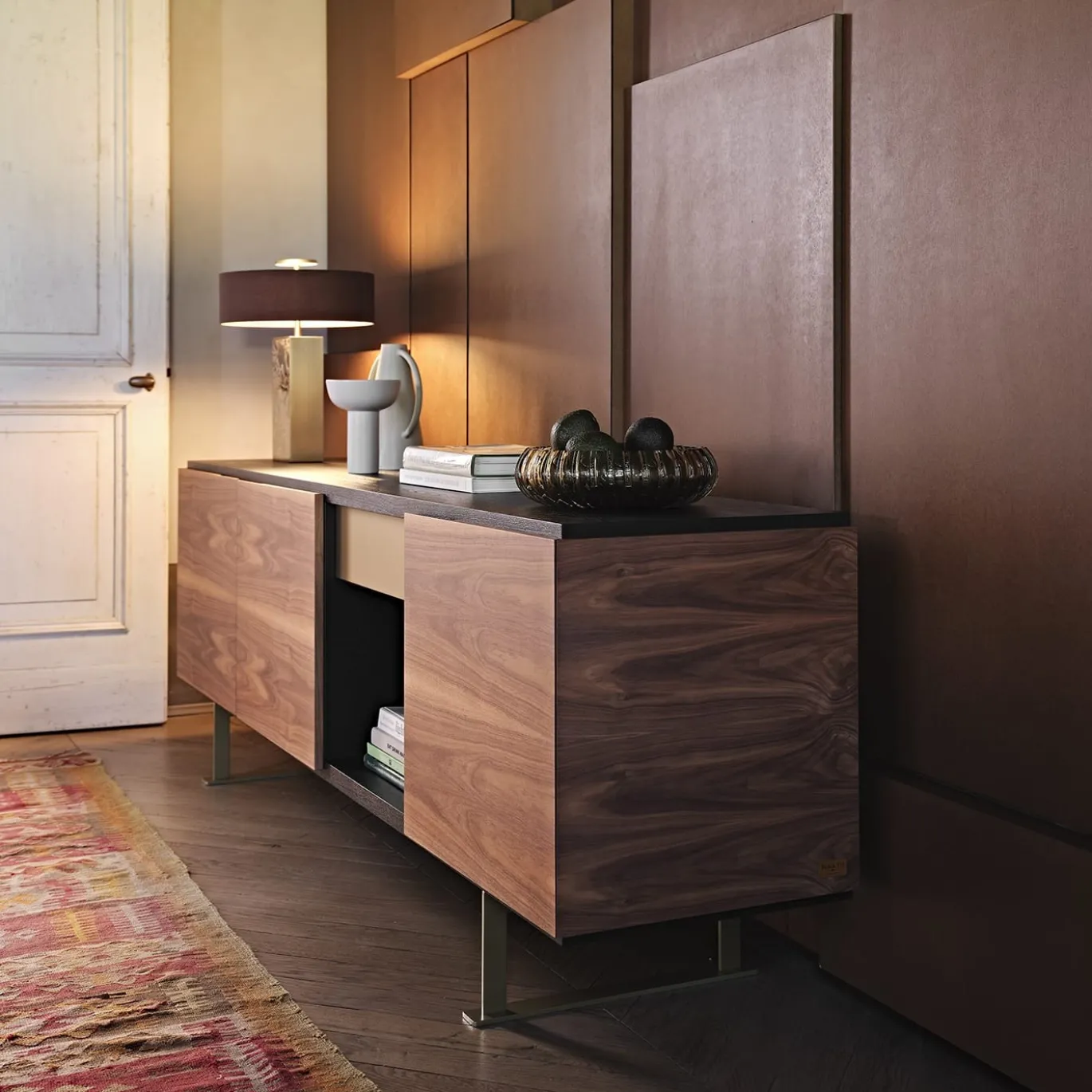 Credenza Sira in frassino finitura moka e noce canaletto