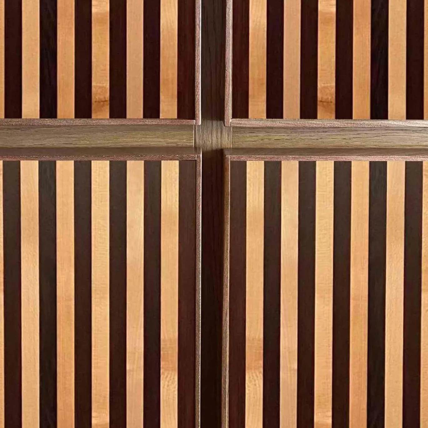 Credenza Square Stripes di Mascia Meccani