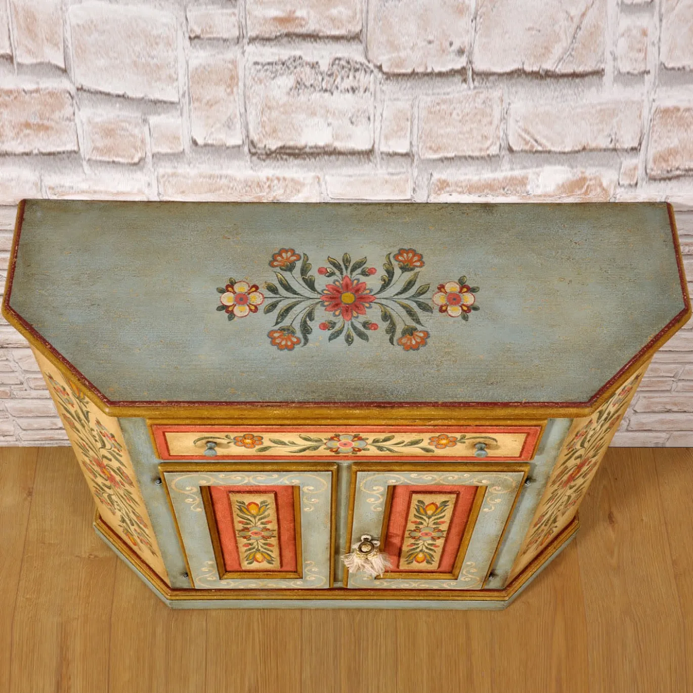 Credenza tirolese del '700 dipinta a mano Tirolesi