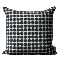 Cuscino Armoise quadrato in bouclé bianco e nero a pois