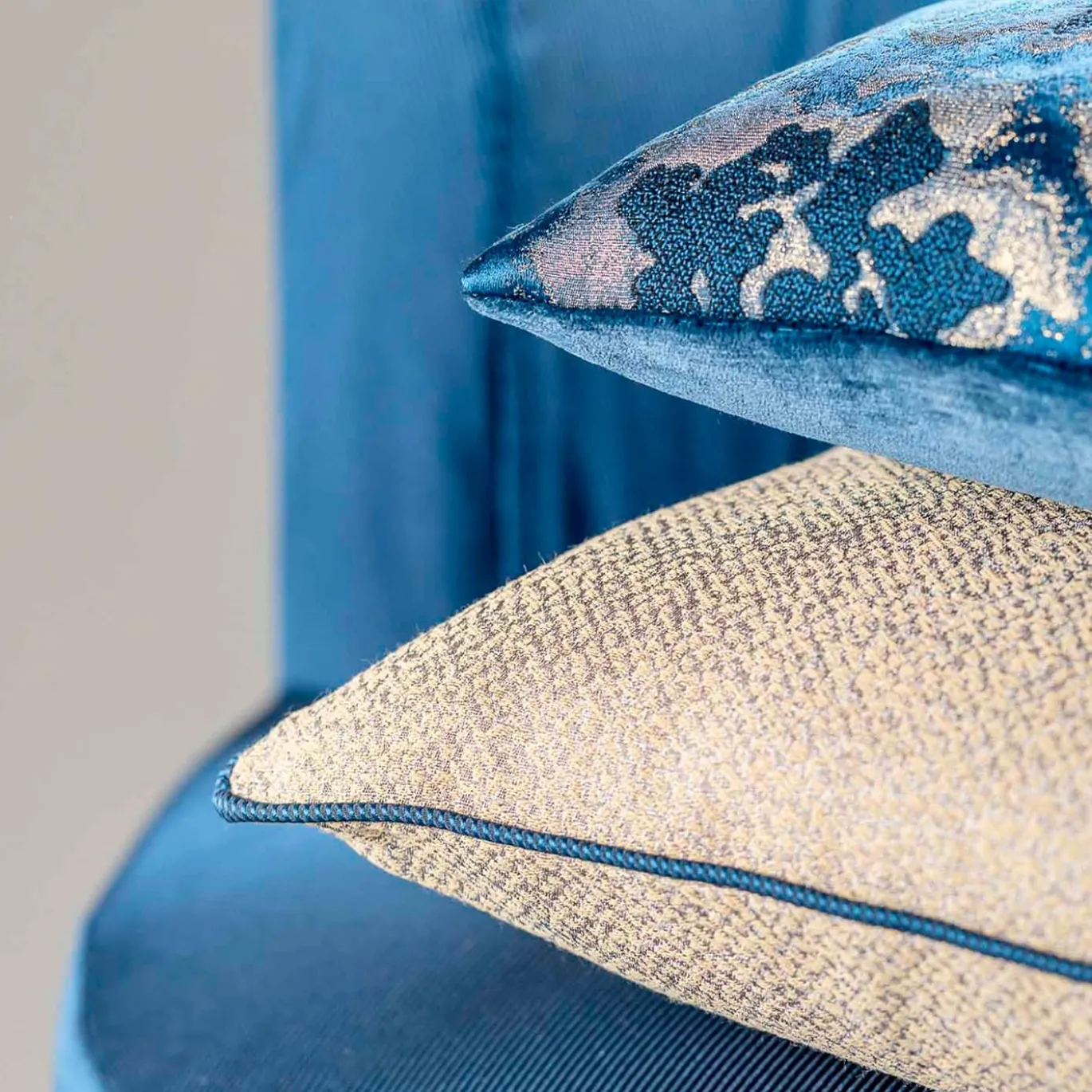 Cuscino Carrè in tessuto jacquard finto unitario
