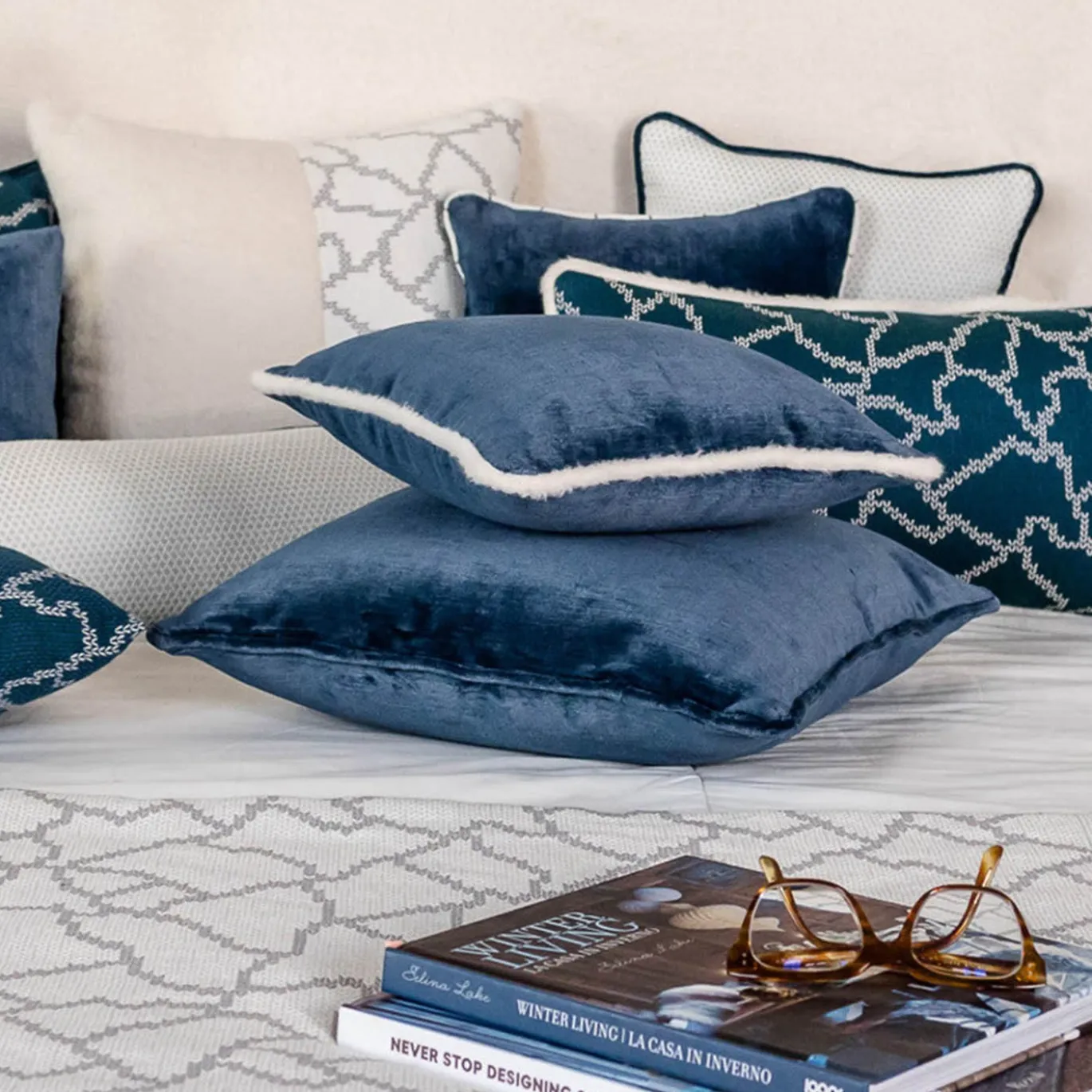 Cuscino Carrè in velluto di lino blu