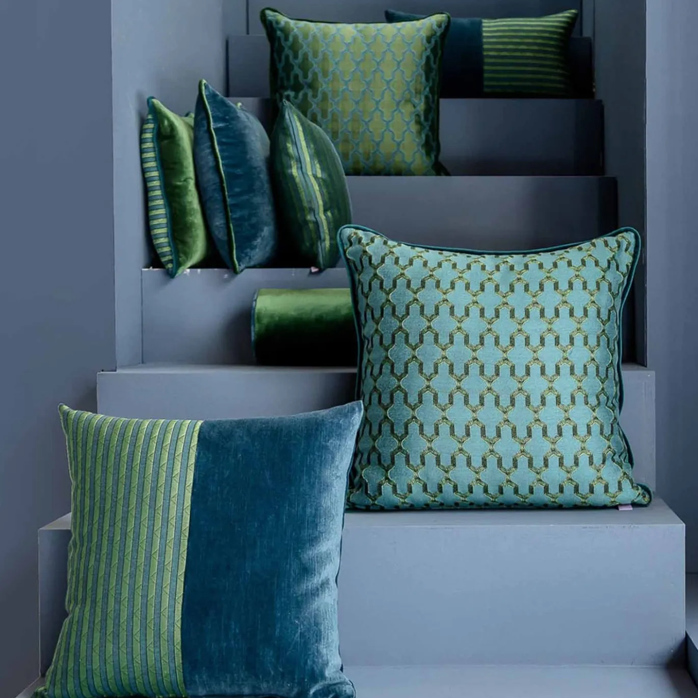 Cuscino Carrè verde in tessuto jacquard a righe