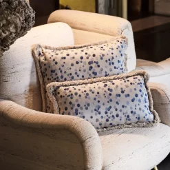 Cuscino grande con frange celesti e blu