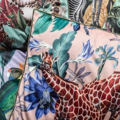 Cuscino in velluto Animalia con giraffe e fiori blu