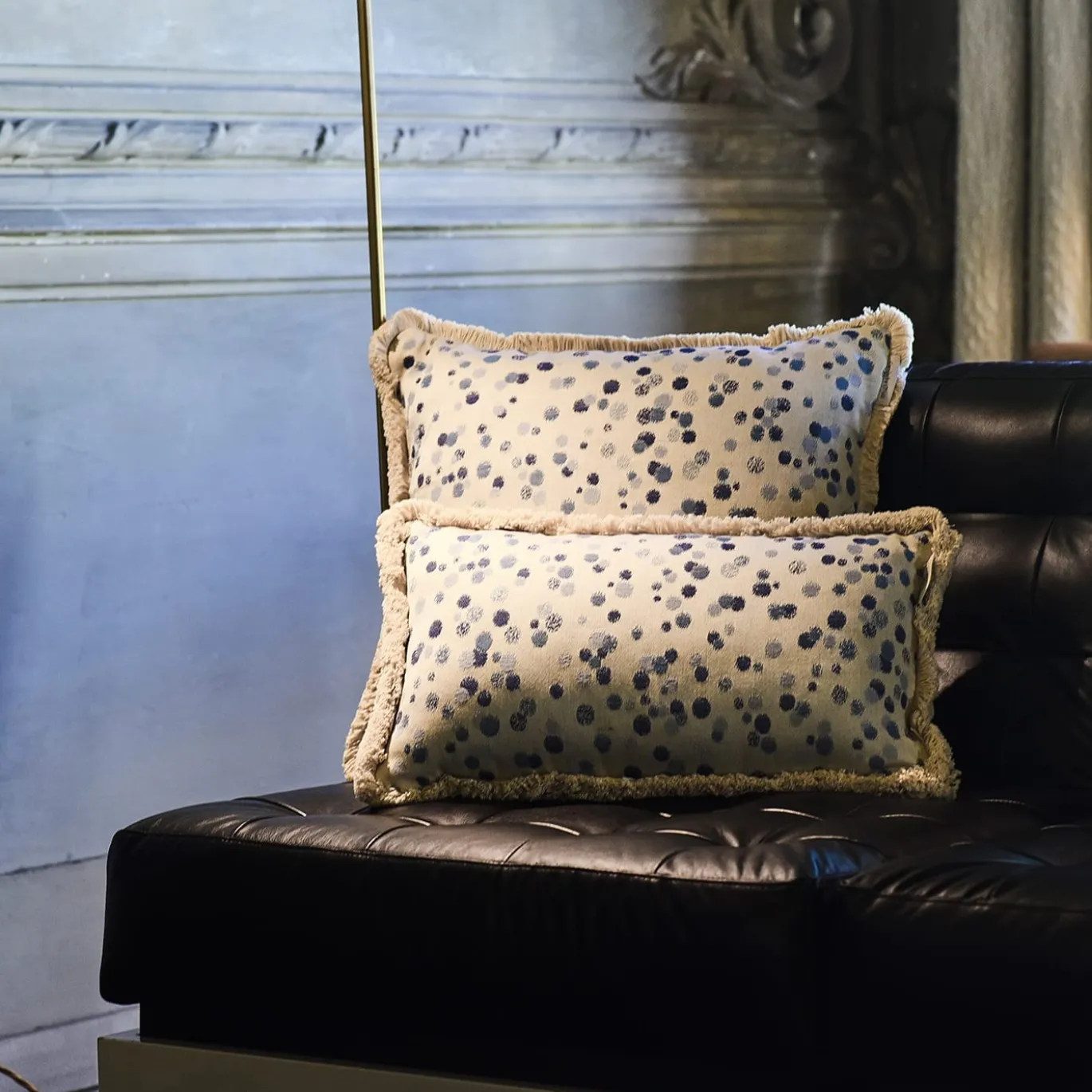 Cuscino piccolo Celeste e frange blu