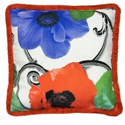 Cuscino quadrato con frange White Flower di Carlo Rampazzi
