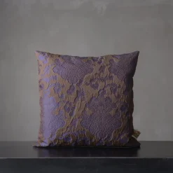 Cuscino quadrato in flanella floreale viola jacquard