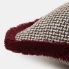 Cuscino rettangolare beige con frange bordeaux
