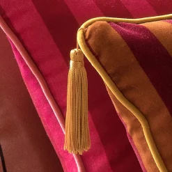Cuscino Sweet Pillow rettangolare a righe bordeaux e arancione