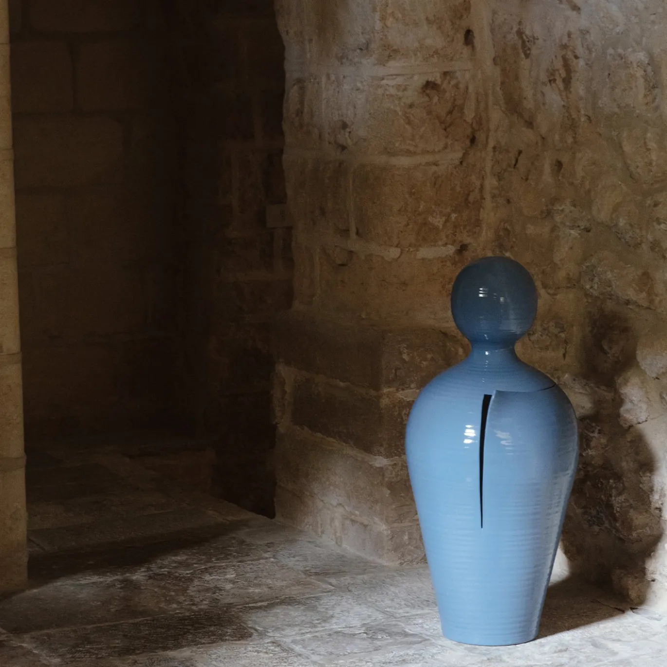 DA Scultura Decorativa in Ceramica Azzurro Chiaro (H 90 cm | 35.4")
