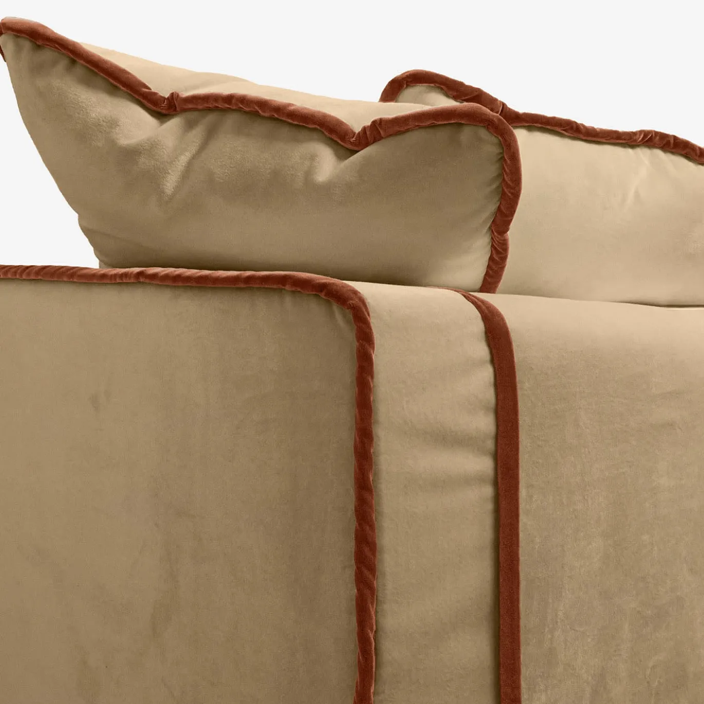 Divano angolare in velluto beige e arancione Rafaella Bio
