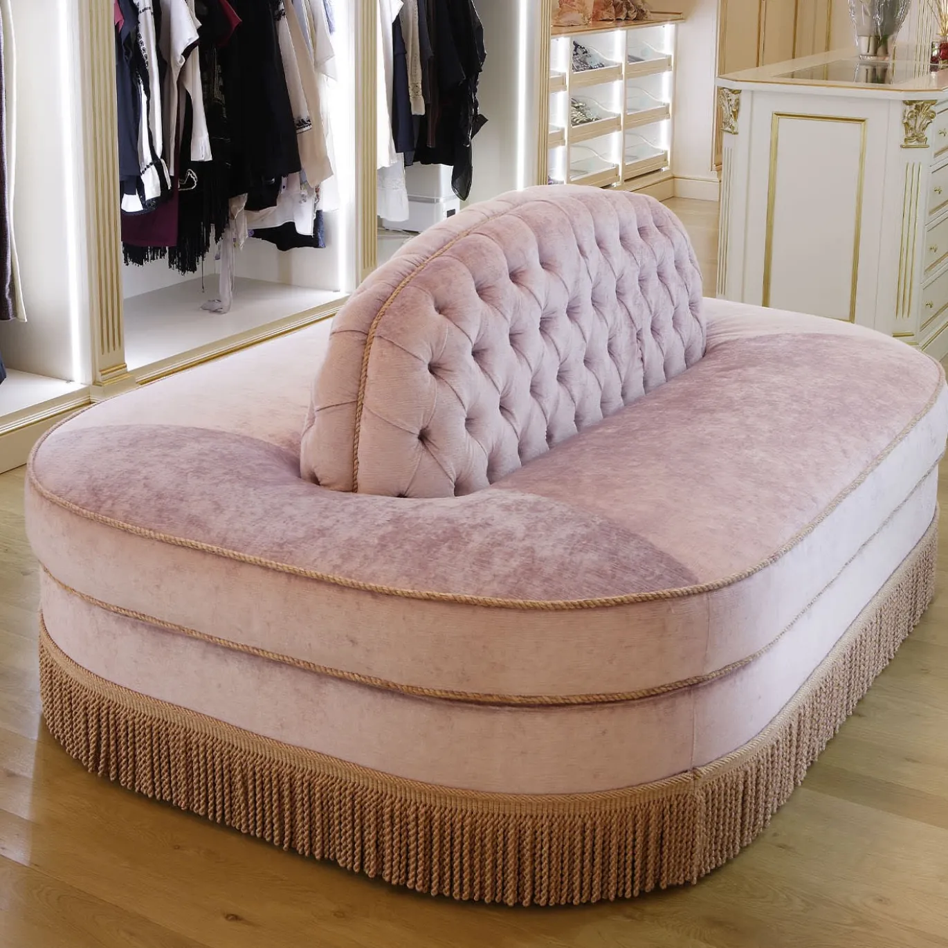Divano bifacciale in velluto rosa