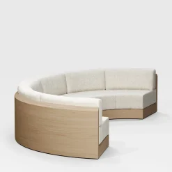 Divano modulare Serra Curved Melange-bianco Bouclè e legno di frassino massello di Artefatto Design Studio