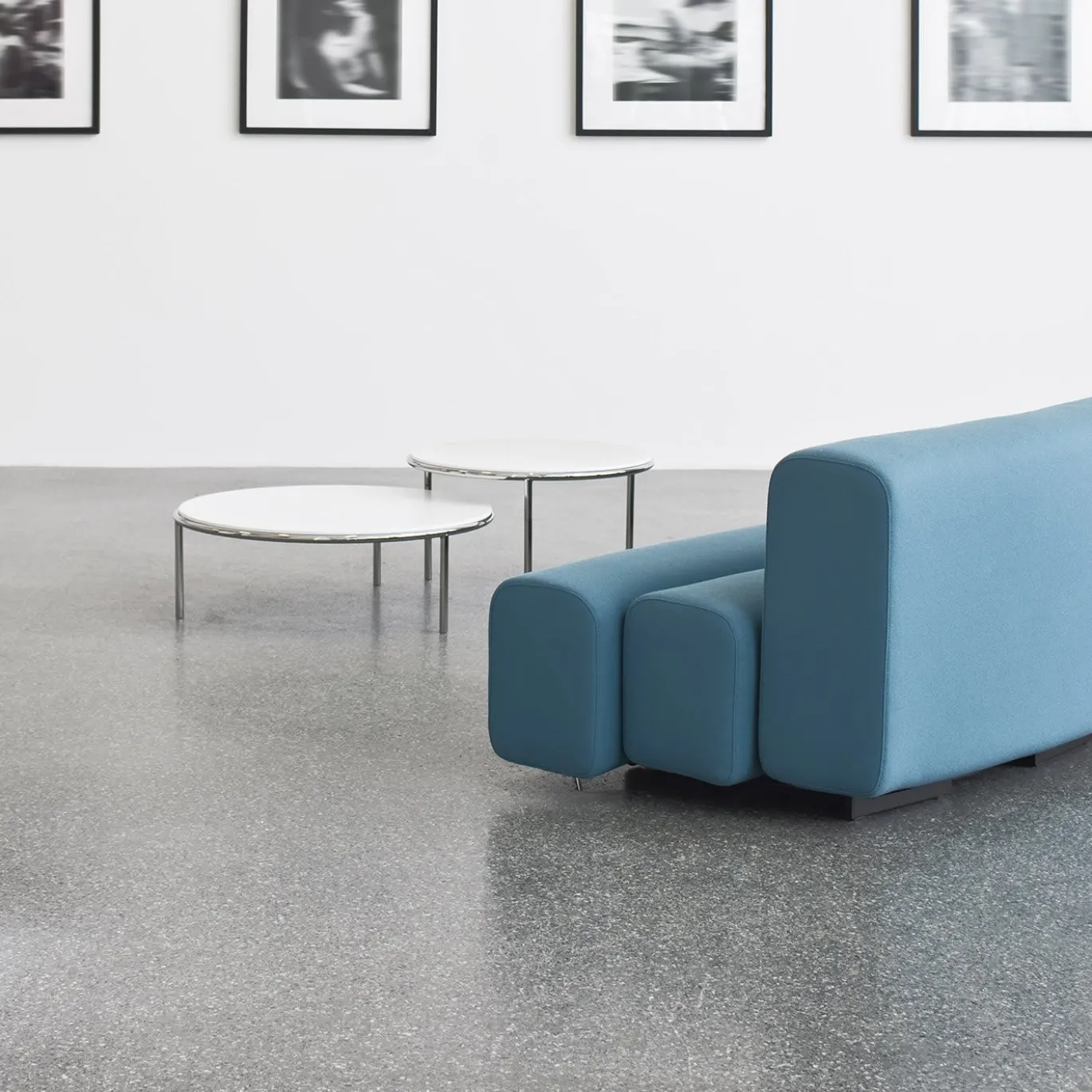 Divano Osaka Blue di Pierre Paulin