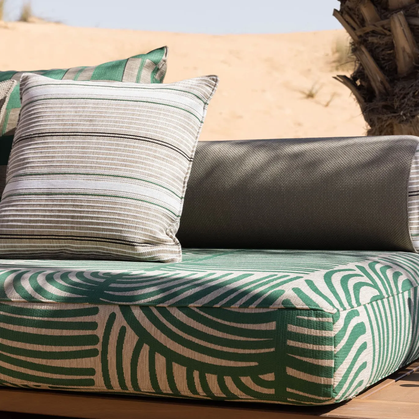 Divano tessile verde Majlis Composizione 216L + 216R