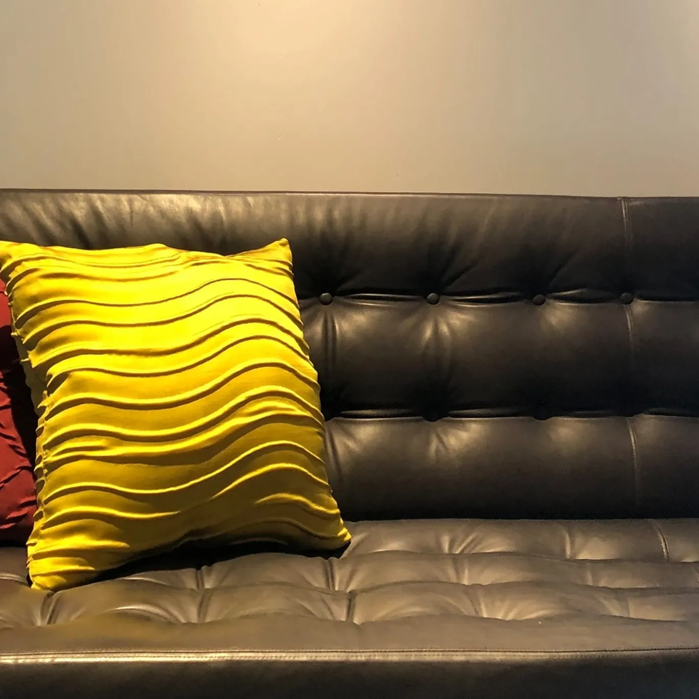 Divano T33 nero di Franco ALbini
