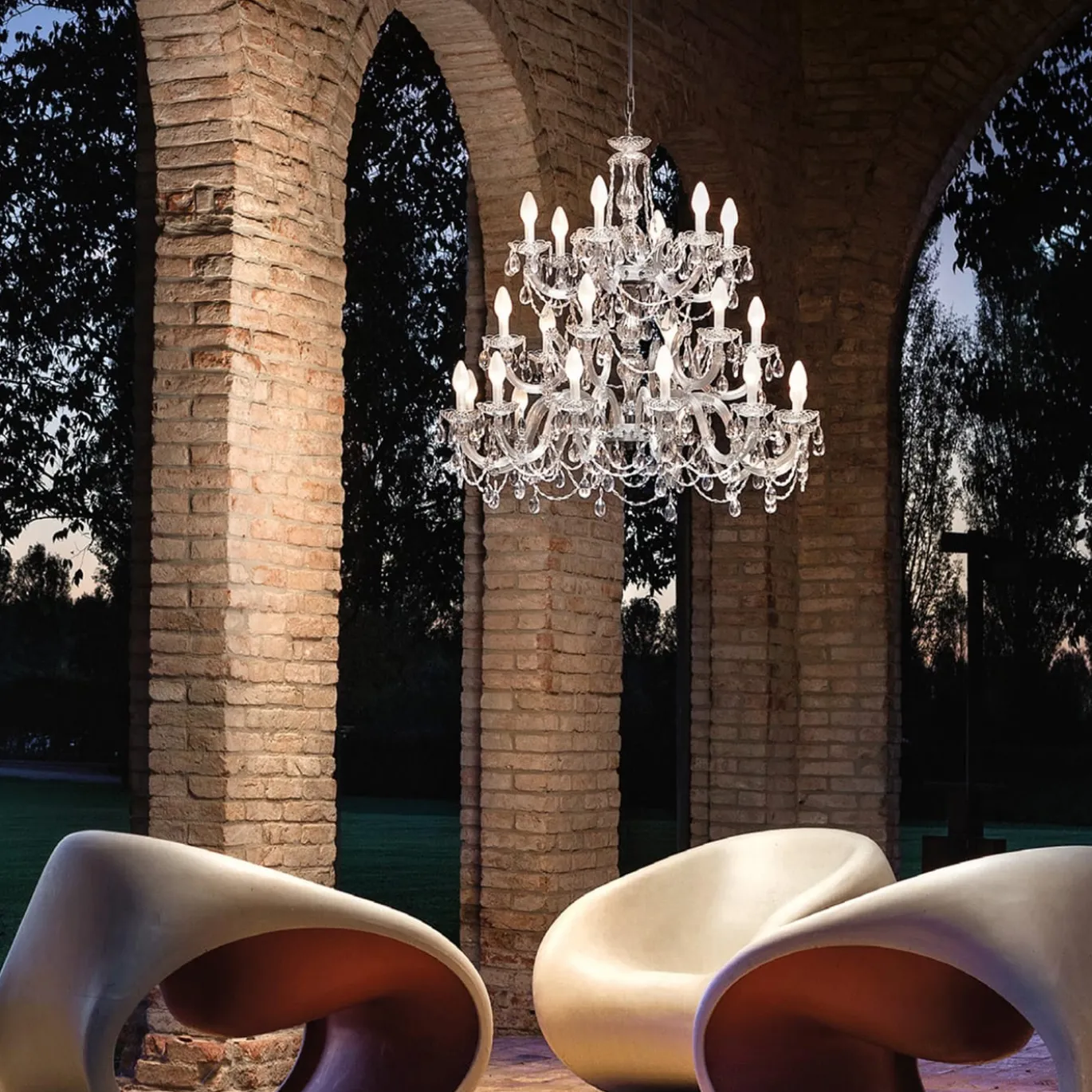 Drylight Lampadario a 24 luci in policarbonato bianco e trasparente