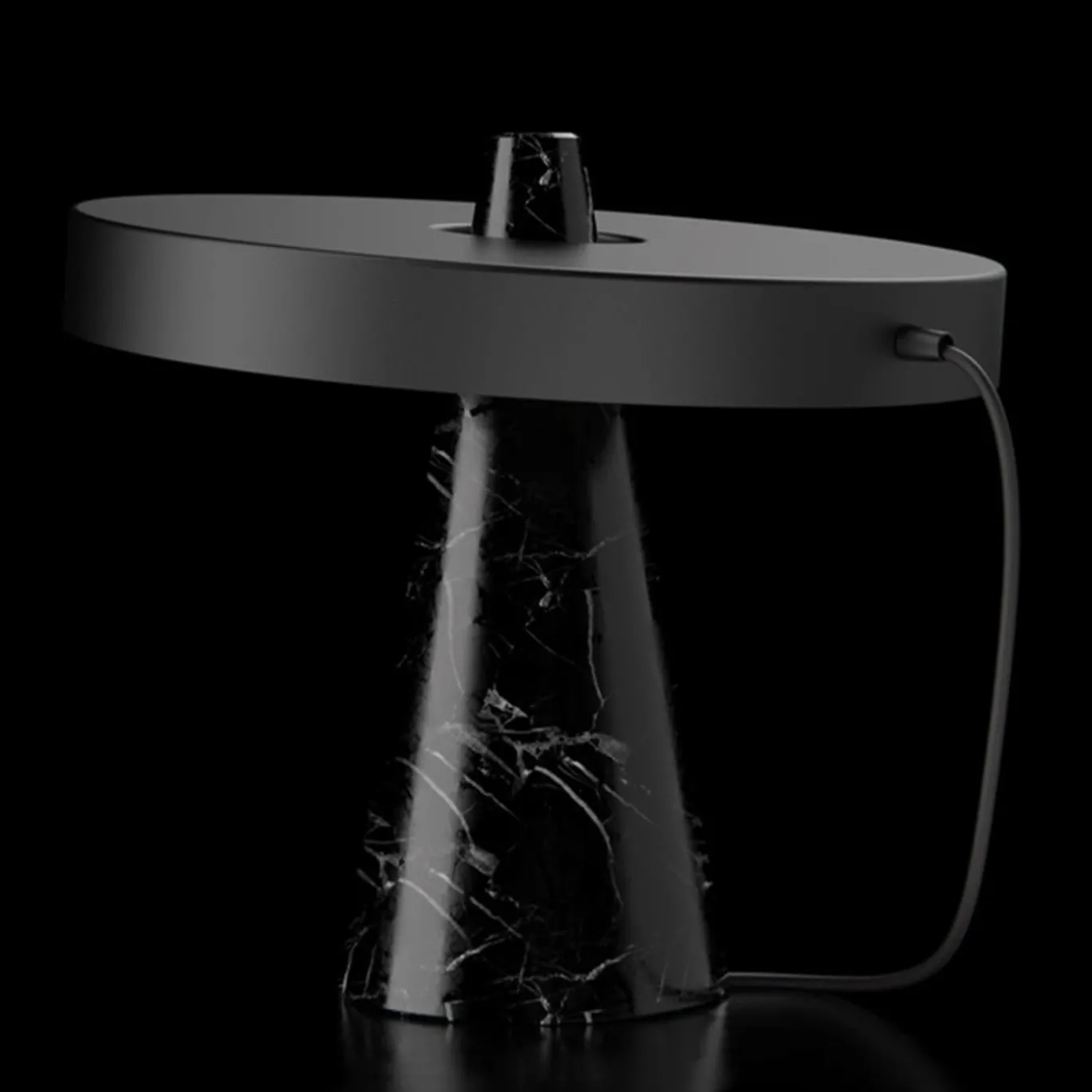 Ed039 Lampada da tavolo in ottone nero