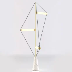 Ed047 Lampada da terra in ottone con base bianca