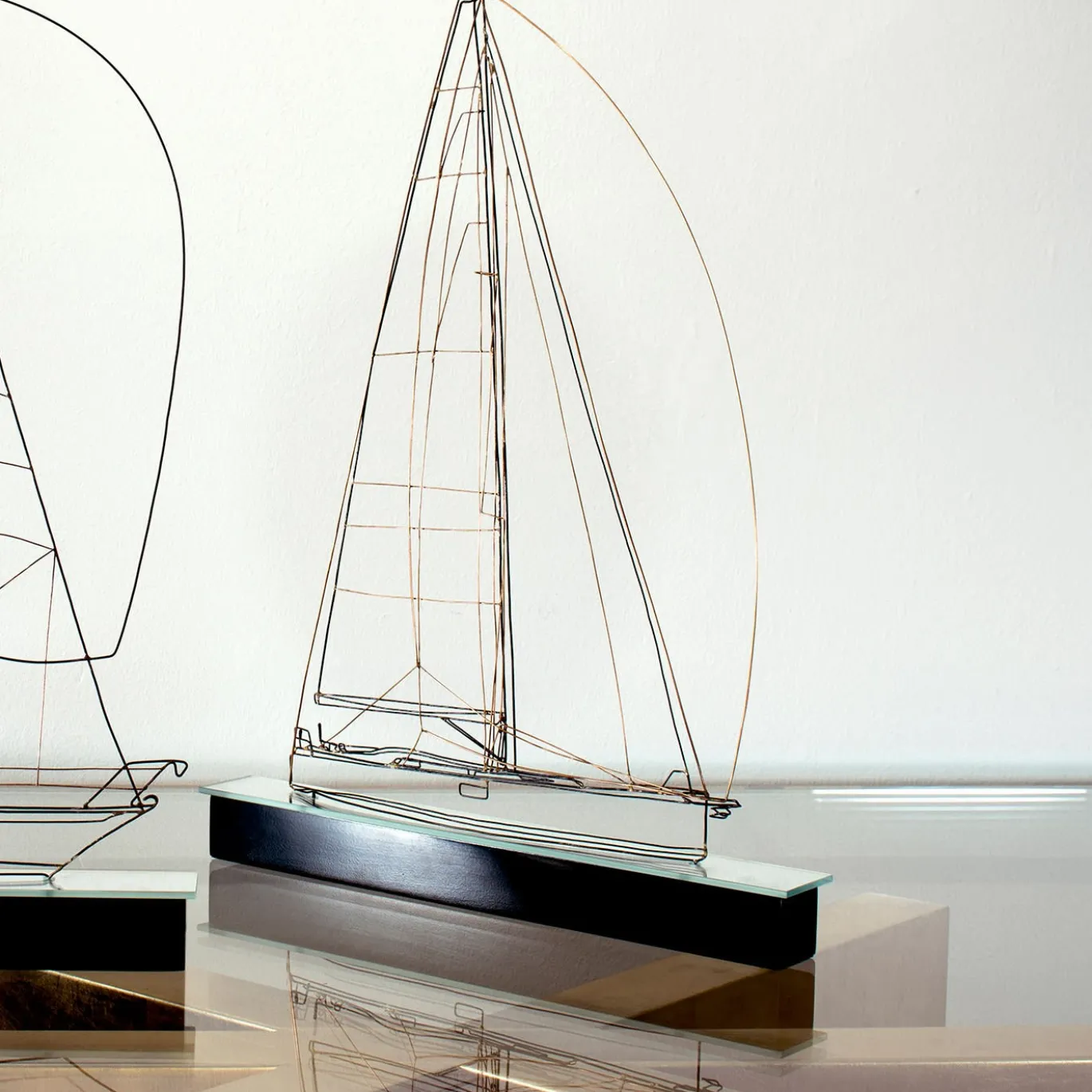 Figurina Barca a Vela Capri in Metallo Nero