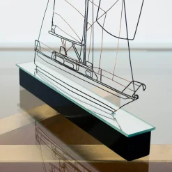 Figurina Barca a Vela Saint Barth in Metallo Nero