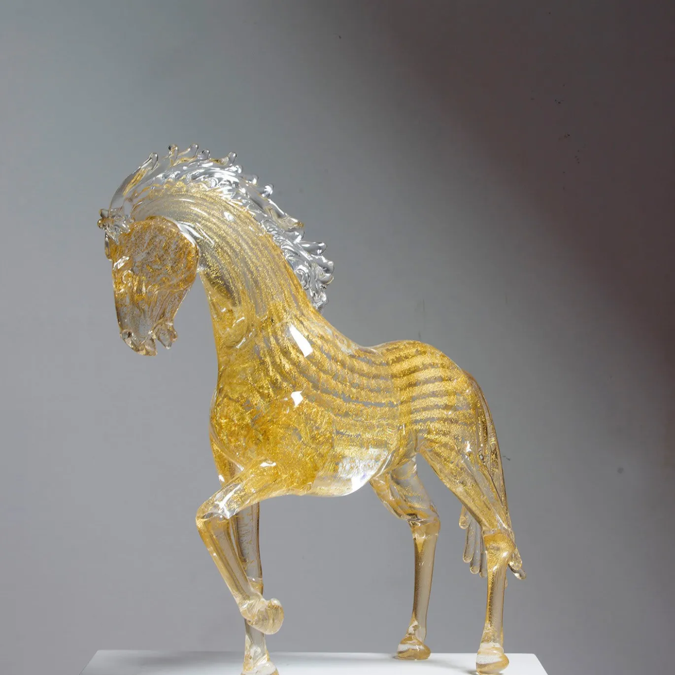 Figurina Cavallo Impennato Grande in Vetro Dorato
