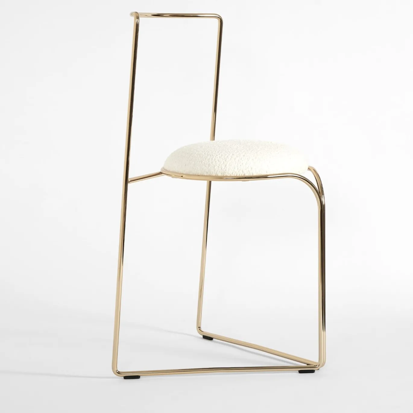 FLOW SCULTOREO SEDIA MINIMAL IN ORO E BIANCO