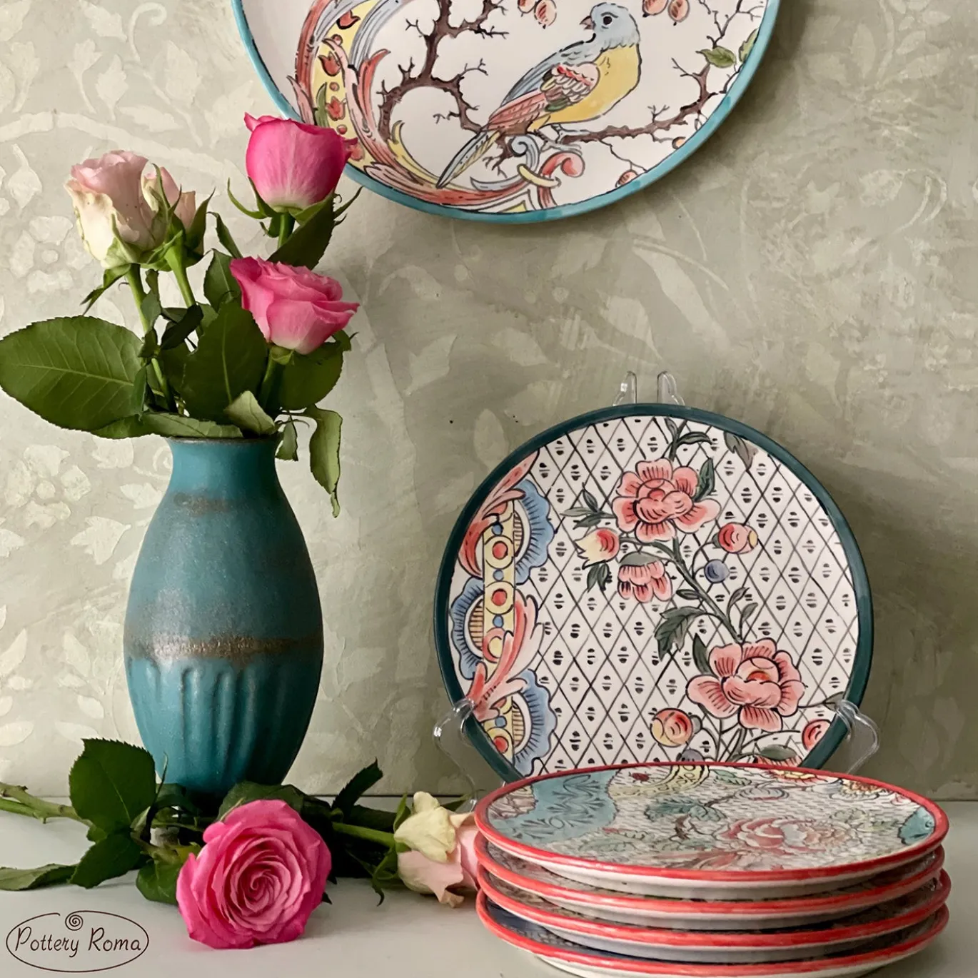 Frammento N.2 Piatto Decorativo in Ceramica Dipinto a Mano con Motivi Floreali
