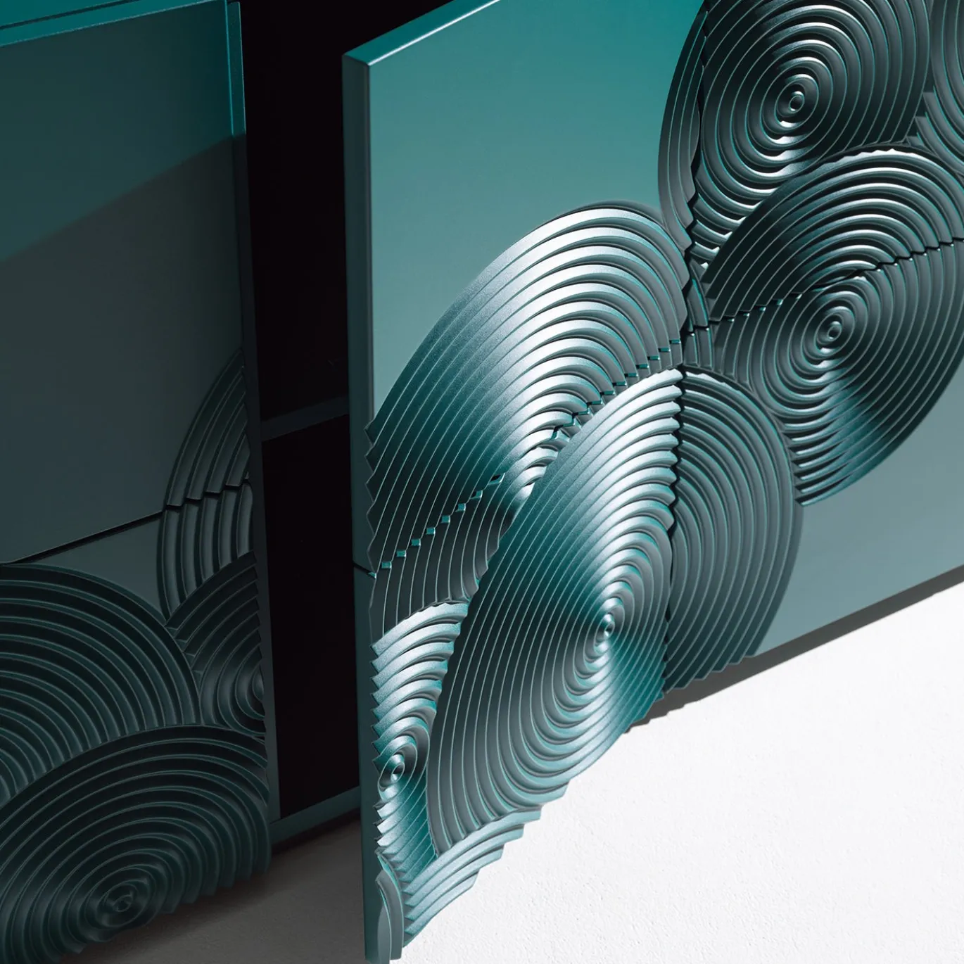 GONG 2 Credenza