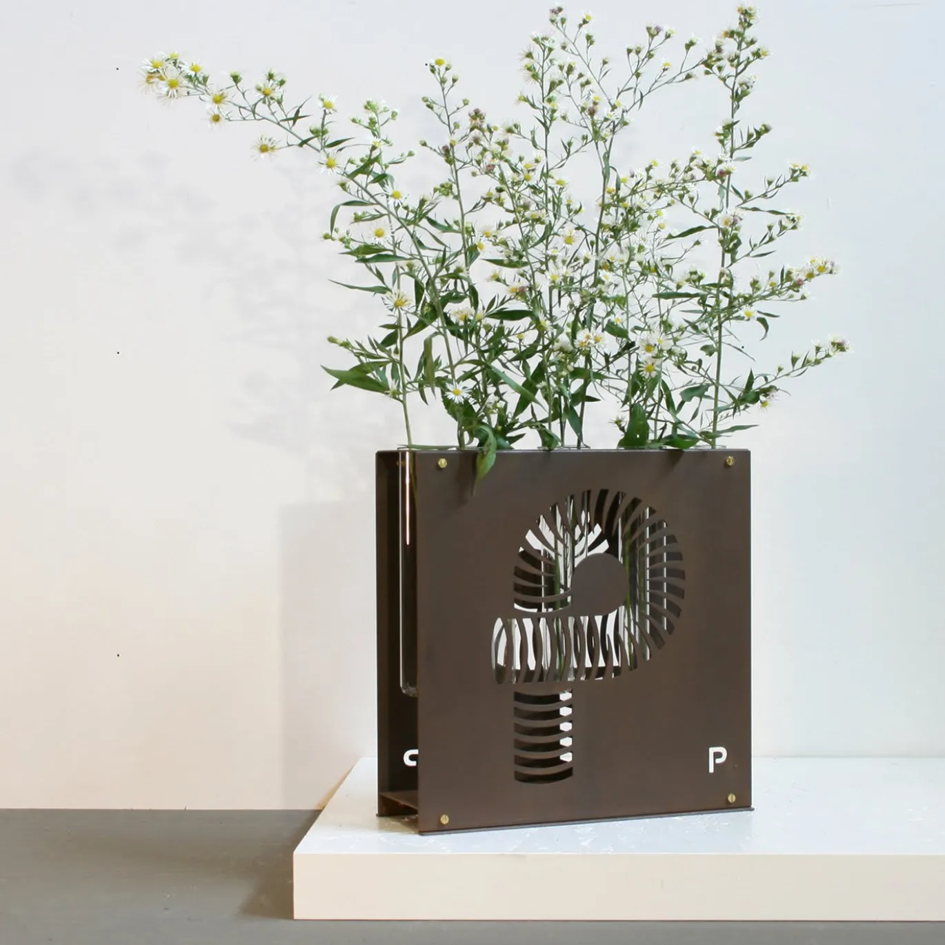 Grafica - Vaso in acciaio corten
