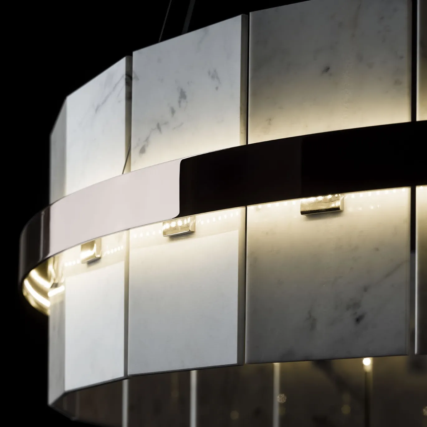 Il lampadario circolare in marmo