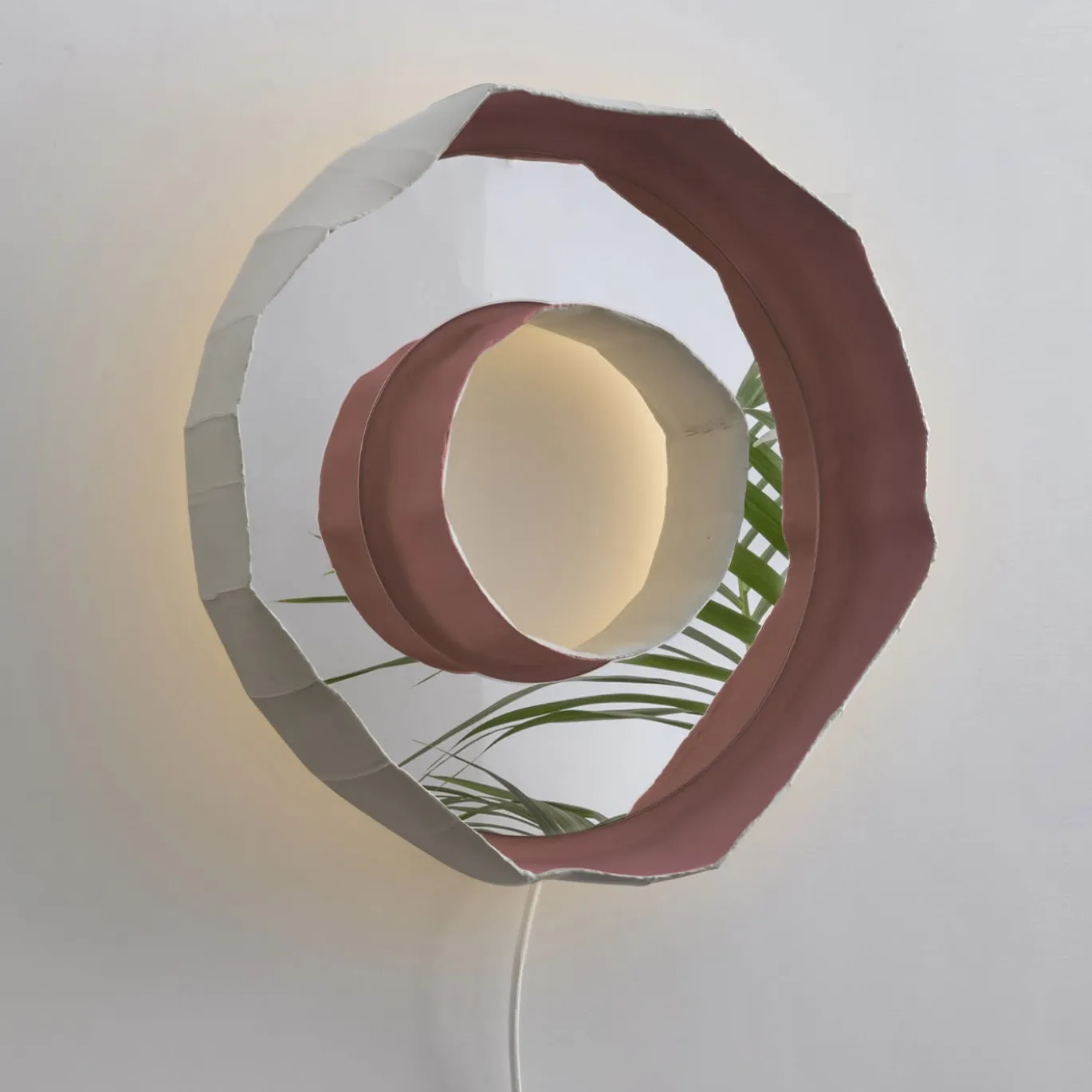 Lampada ad anello bianca con cavo di G. Botticelli & P. Paronetto