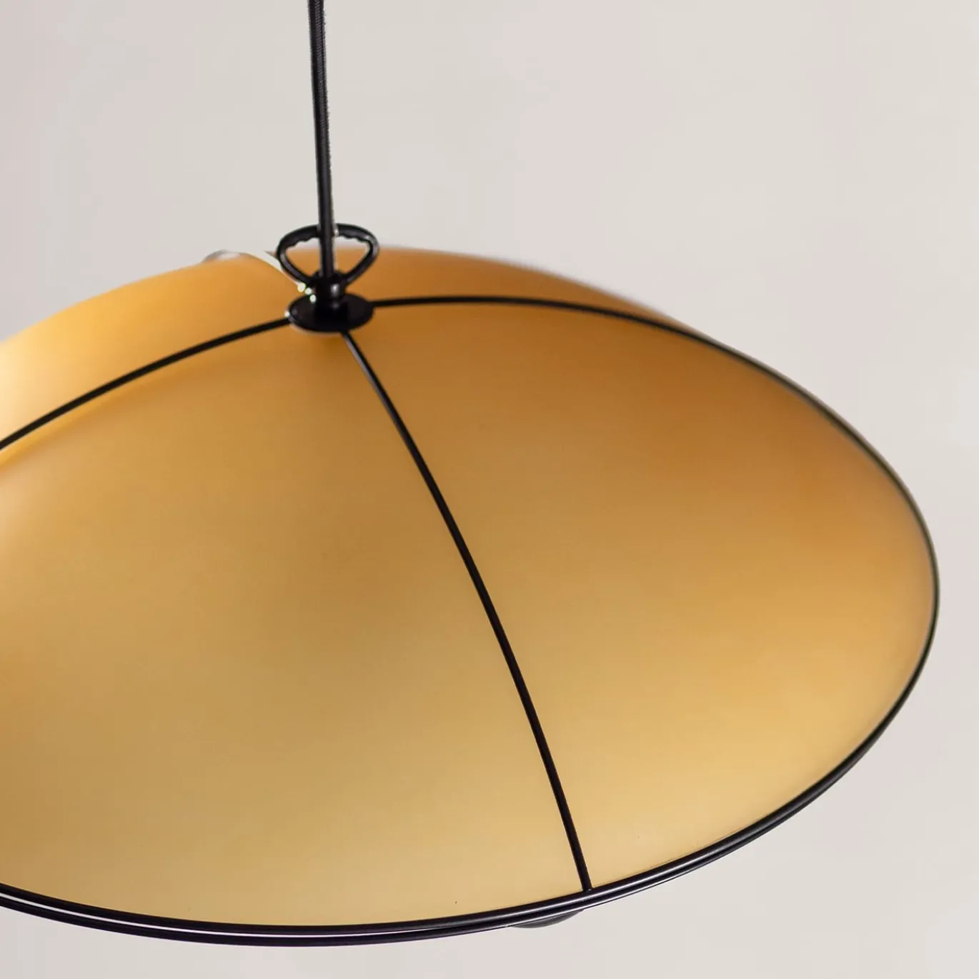 Lampada a sospensione a cupola di Simone Fanciullacci